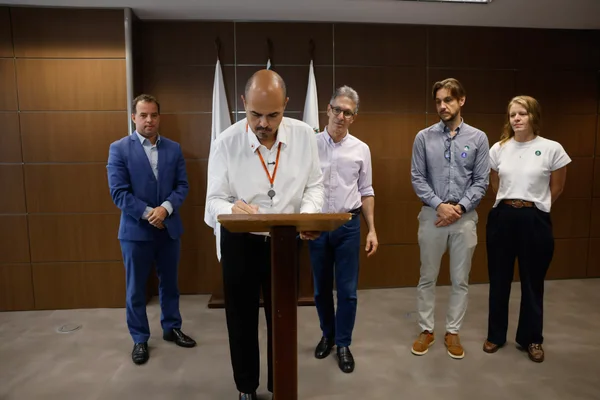 Governo de Minas assina acordo para aprofundar estudos de implantação das linhas 3 e 4 do Metrô da RMBH