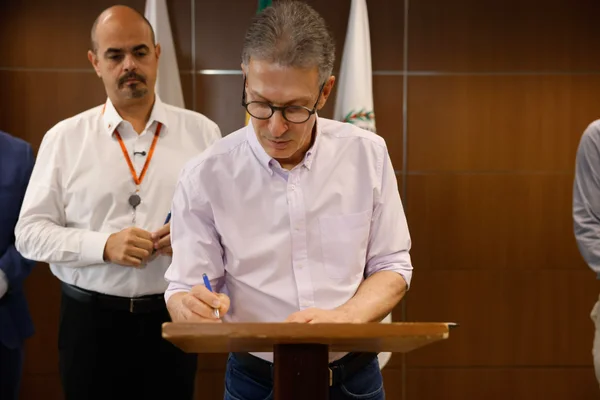 Governo de Minas assina acordo para aprofundar estudos de implantação das linhas 3 e 4 do Metrô da RMBH