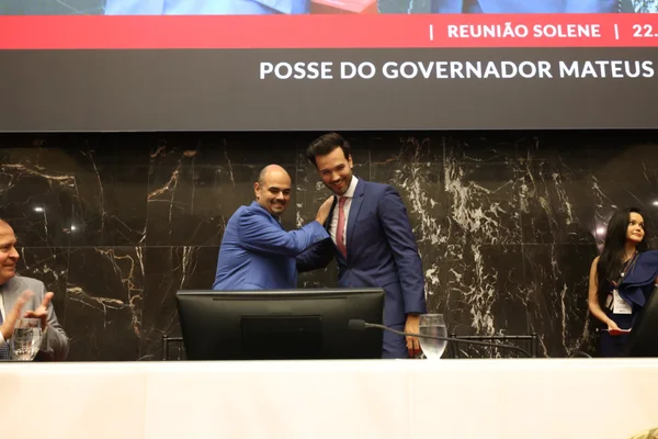 Mateus Simões é empossado governador e reforça projeto de desenvolvimento de Minas Gerais