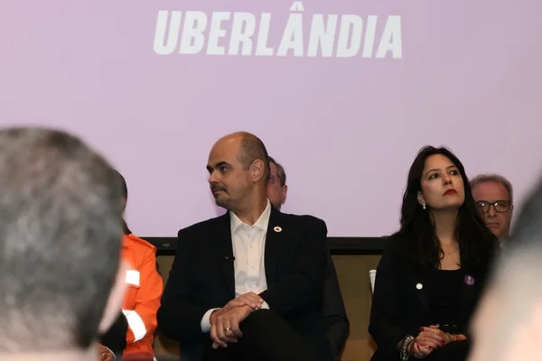 Governo de Minas transfere simbolicamente a capital do Estado para Uberlândia
