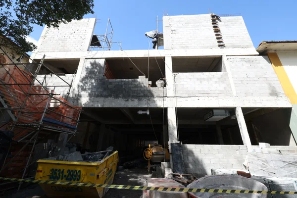 Governo de Minas vistoria obras do ambulatório de quimioterápicos da Casa de Saúde Padre Damião, em Ubá