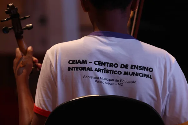 Governo de Minas transfere capital para Pouso Alegre e anuncia dois novos Colégios Tiradentes para o Sul do estado