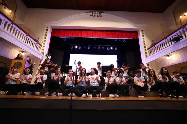 Governo de Minas transfere capital para Pouso Alegre e anuncia dois novos Colégios Tiradentes para o Sul do estado