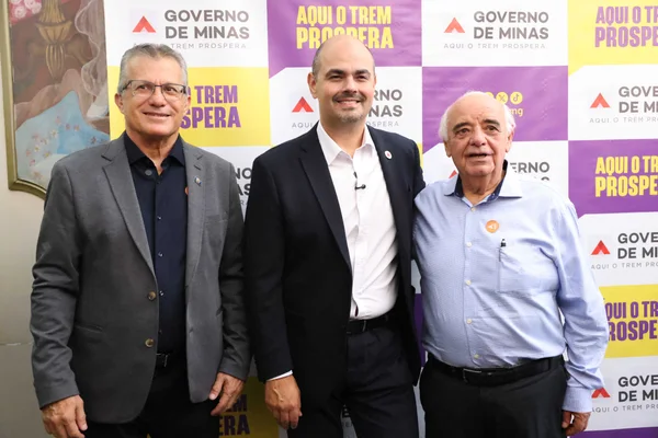 Governo de Minas transfere capital para Pouso Alegre e anuncia dois novos Colégios Tiradentes para o Sul do estado