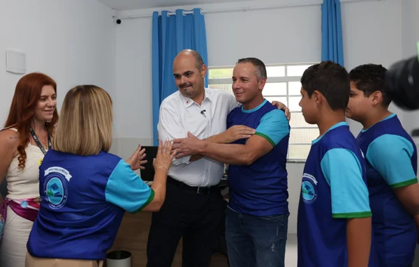 Governo de Minas vistoria entregas para a saúde e educação em São Sebastião da Bela Vista