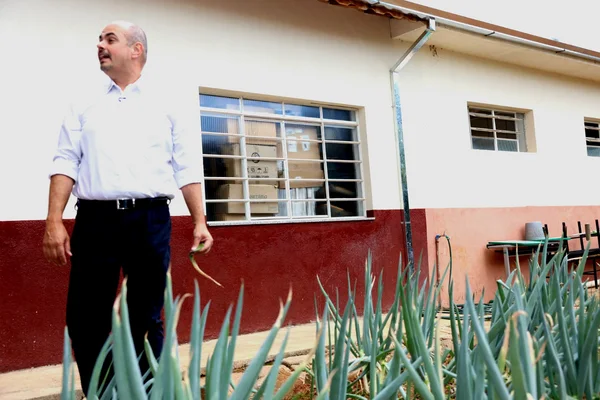 Governo de Minas vistoria entregas para a saúde e educação em São Sebastião da Bela Vista