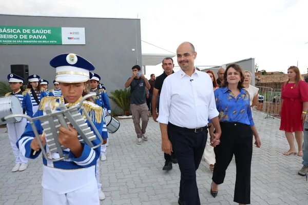 Governo de Minas vistoria entregas para a saúde e educação em São Sebastião da Bela Vista