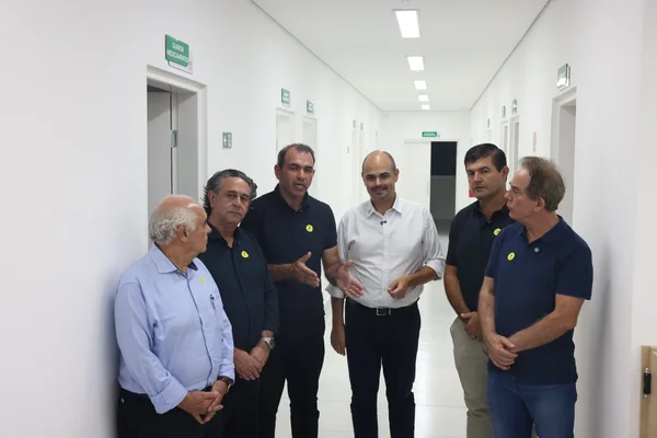 Governo de Minas vistoria entregas para a saúde e educação em São Sebastião da Bela Vista