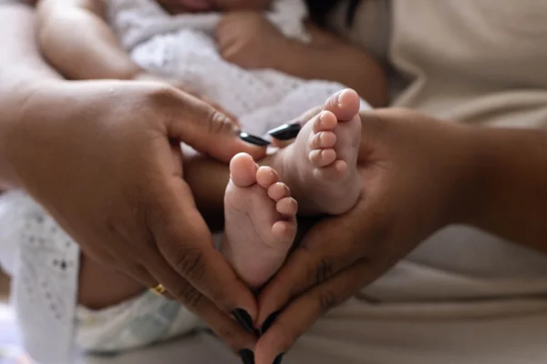 Bárbara dos Santos fez a coleta da filha Maria no terceiro dia de vida da bebê