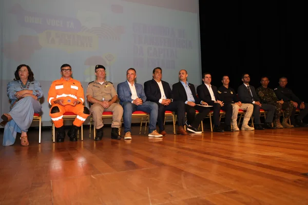 Governo de Minas transfere capital para Poços de Caldas, anuncia novo Colégio Tiradentes e R$ 7,5 milhões para armamento da Polícia Civil