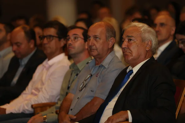 Governo de Minas transfere capital para Poços de Caldas, anuncia novo Colégio Tiradentes e R$ 7,5 milhões para armamento da Polícia Civil