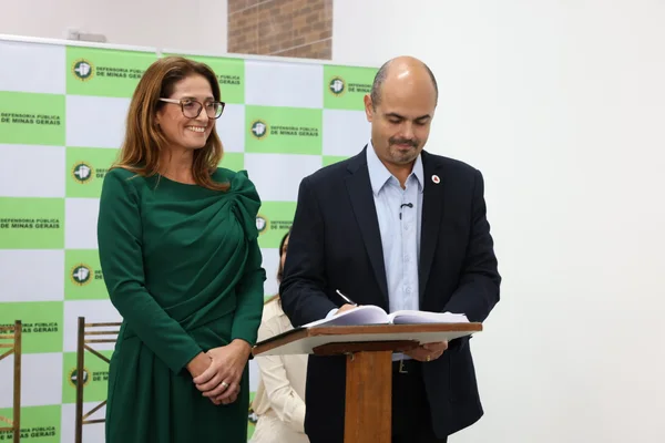 Governador empossa nova defensora pública-geral de Minas Gerais