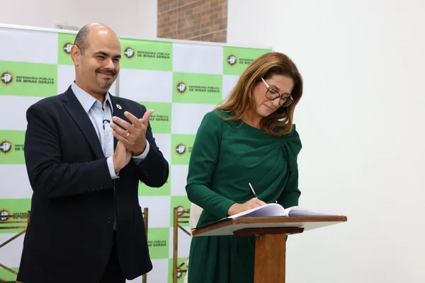 Governador empossa nova defensora pública-geral de Minas Gerais