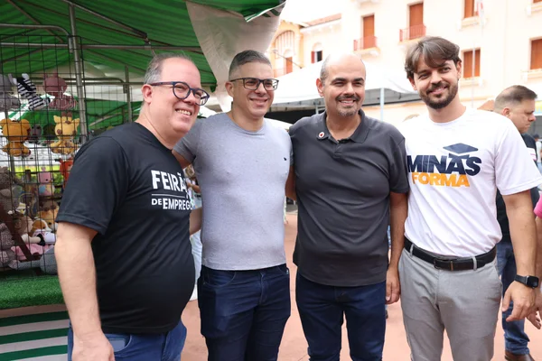 Governo de Minas participa da Praça de Serviços em Poços de Caldas e anuncia R$ 400 milhões para rodovias da região