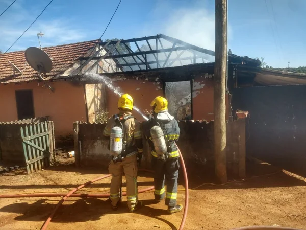 Pesquisa mostra que medidas simples de autoproteção podem salvar vidas em incêndios residenciais