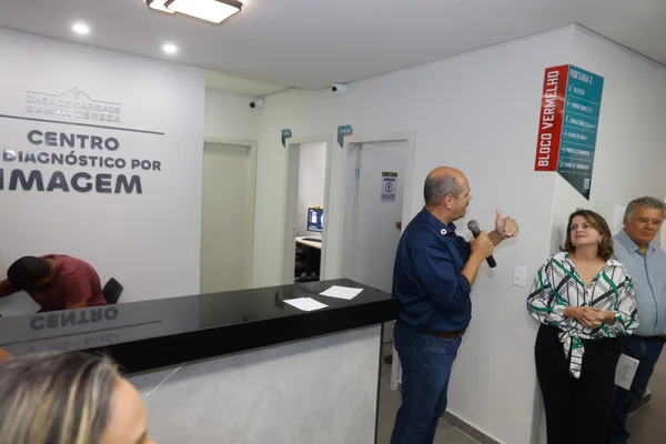 Governo de Minas entrega tomógrafo no município do Serro e amplia acesso a exames