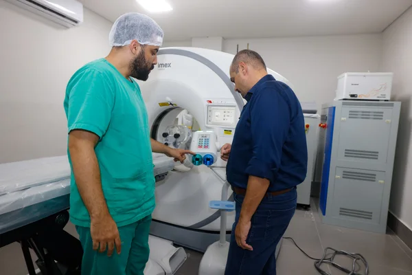 Governo de Minas entrega tomógrafo no município do Serro e amplia acesso a exames