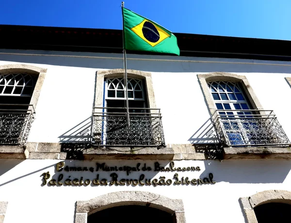 Governo de Minas transfere capital para Barbacena e anuncia novo Colégio Tiradentes na região