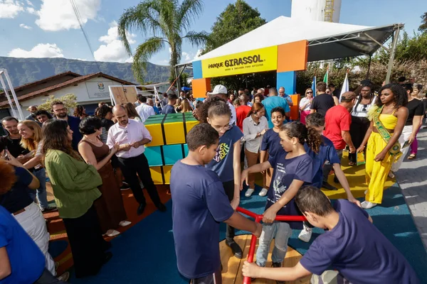 Em Ouro Branco, Governo de Minas inaugura primeiro Parque Girassol no interior do estado para fortalecer acolhimento de crianças com deficiência