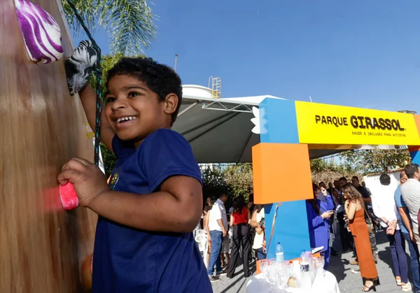 Em Ouro Branco, Governo de Minas inaugura primeiro Parque Girassol no interior do estado para fortalecer acolhimento de crianças com deficiência