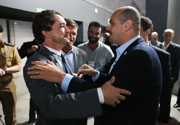 Governo de Minas reforça diálogo com municípios durante Congresso da AMM e estreia estande de serviços integrados