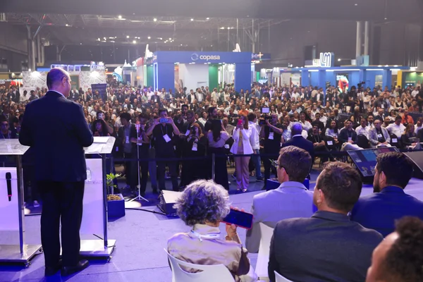 Governo de Minas reforça diálogo com municípios durante Congresso da AMM e estreia estande de serviços integrados