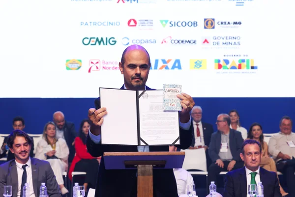 Governo de Minas reforça diálogo com municípios durante Congresso da AMM e estreia estande de serviços integrados