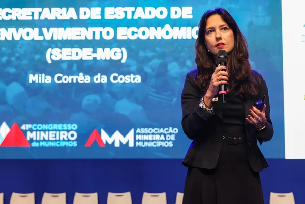 Governo de Minas encerra atividades do estande de serviços integrados no Congresso da AMM