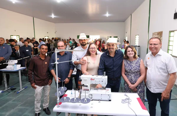 Governo de Minas entrega máquinas de costura do projeto Trajeto Moda em Chapada Gaúcha