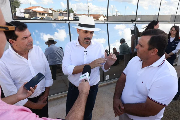 Governo de Minas vistoria obras de Unidade Básica de Saúde em Santa Rosa da Serra