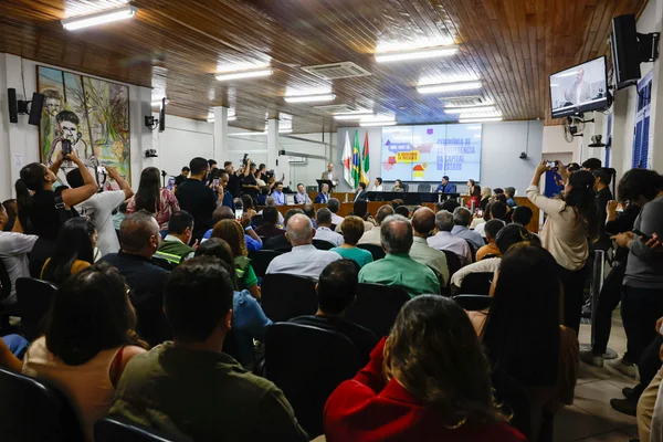 Governo de Minas transfere capital para Ponte Nova e anuncia ampliação da vacinação contra a influenza em todo o Estado
