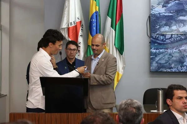 Governo de Minas transfere capital para Ponte Nova e anuncia ampliação da vacinação contra a influenza em todo o Estado