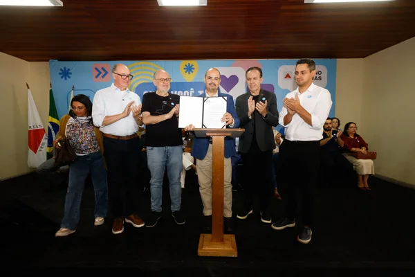 Governo de Minas transfere capital para Viçosa e anuncia início das tratativas para construção do hospital universitário com a UFV