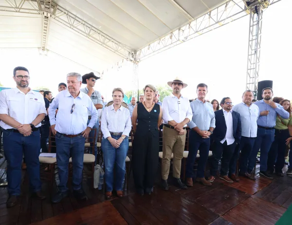 Governo de Minas lança política de desenvolvimento agrícola para a região Central e entrega títulos de regularização fundiária em Curvelo