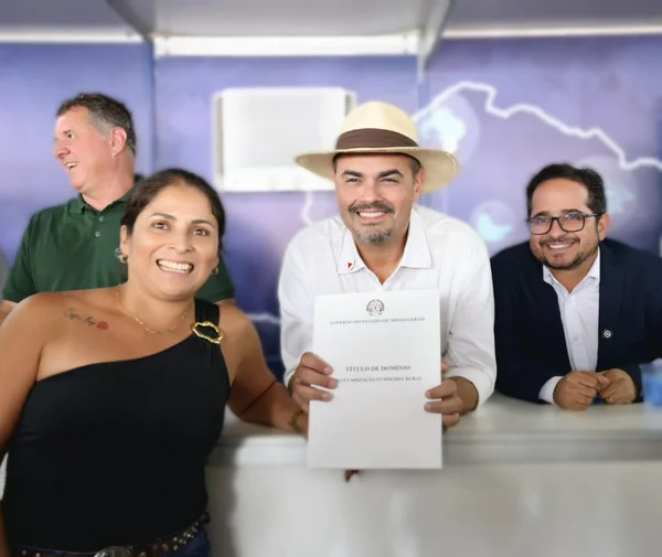 Governo de Minas lança política de desenvolvimento agrícola para a região Central e entrega títulos de regularização fundiária em Curvelo