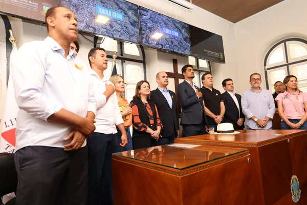 Governo de Minas transfere capital para Teófilo Otoni e anuncia investimentos para a Polícia Civil da região