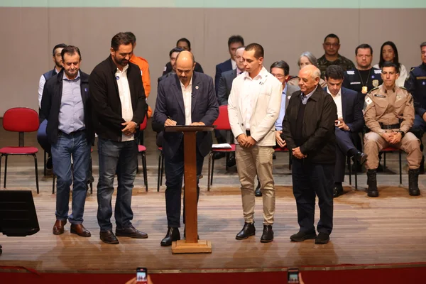 Governo de Minas transfere capital para Varginha e anuncia dois novos Colégios Tiradentes para região