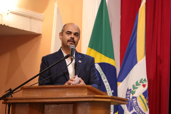 Governo de Minas transfere capital para Varginha e anuncia dois novos Colégios Tiradentes para região