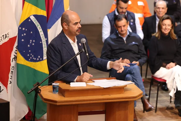 Governo de Minas transfere capital para Varginha e anuncia dois novos Colégios Tiradentes para região