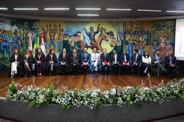 Governador recebe Medalha do Mérito Institucional do MPC-MG e empossa nova procuradora-geral do órgão