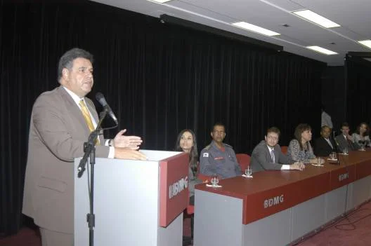 Secretário Moacyr Lobato em pronunciamento durante a formatura