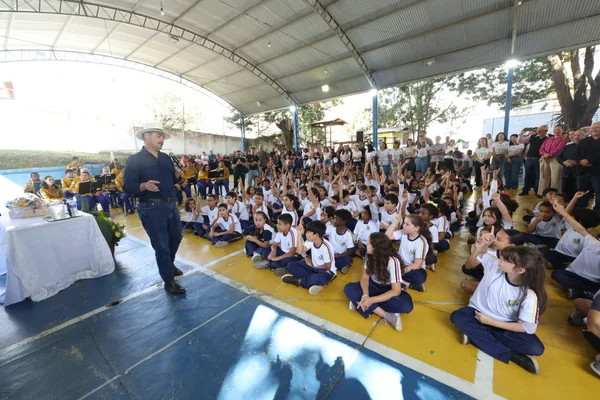 Governo de Minas anuncia recursos para fortalecer saúde e educação em Perdões
