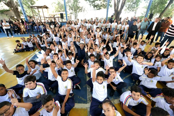 Governo de Minas anuncia recursos para fortalecer saúde e educação em Perdões