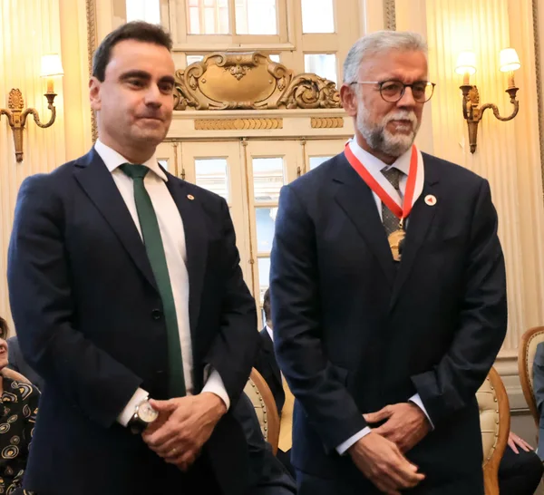 Governador de Minas recebe Medalha do Mérito da Advocacia-Geral do Estado