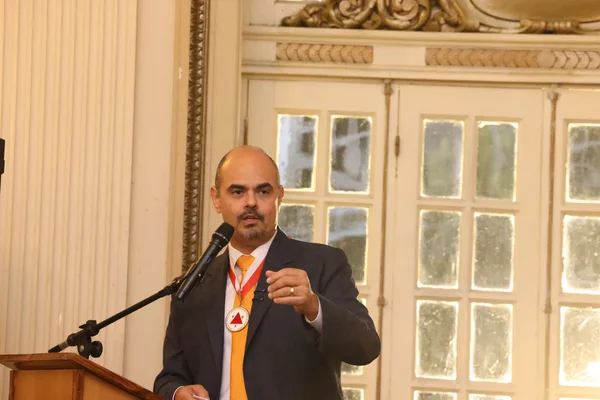 Governador de Minas recebe Medalha do Mérito da Advocacia-Geral do Estado