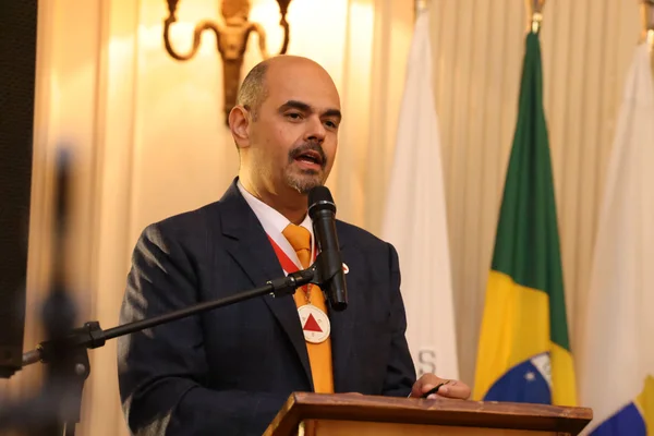 Governador de Minas recebe Medalha do Mérito da Advocacia-Geral do Estado