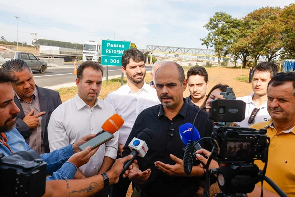 Governo de Minas vistoria obra de acesso a distrito industrial na BR-491, em São Sebastião do Paraíso
