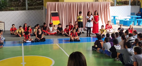 Escolas estaduais de Minas transformam a Copa do Mundo em aprendizado
