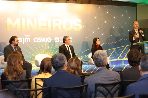 Com apoio do Governo de Minas, Cemig anuncia iniciativa que reduz em até 26% a conta de luz