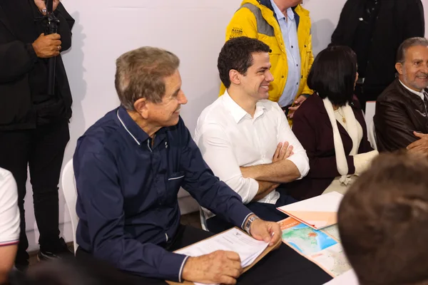 Governo de Minas anuncia mais de R$400 milhões em obras e projetos de infraestrutura rodoviária para o Centro-Oeste do Estado